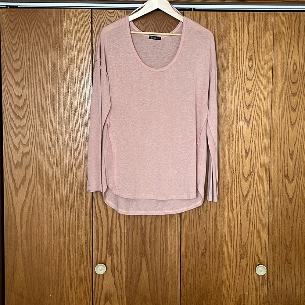 Dusty Pink Tunic. Size large. Thin material, great for layering. Brand Very J